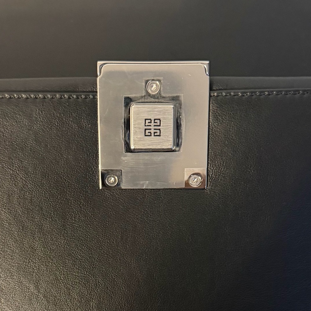 Givenchy 4G Black Leather Shoulder Bag - Picture 10 of 16